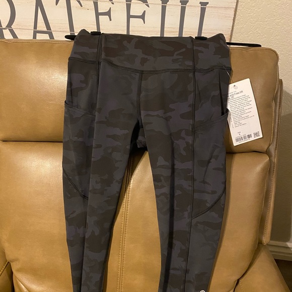 LuluLemon Fast and Free 19" Inseam New With Tag - Picture 6 of 8